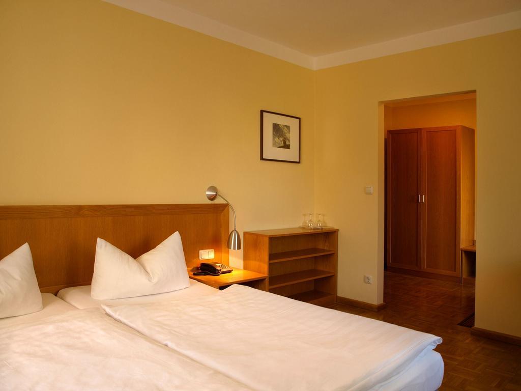 Hotel Dom-Eck Bautzen Δωμάτιο φωτογραφία